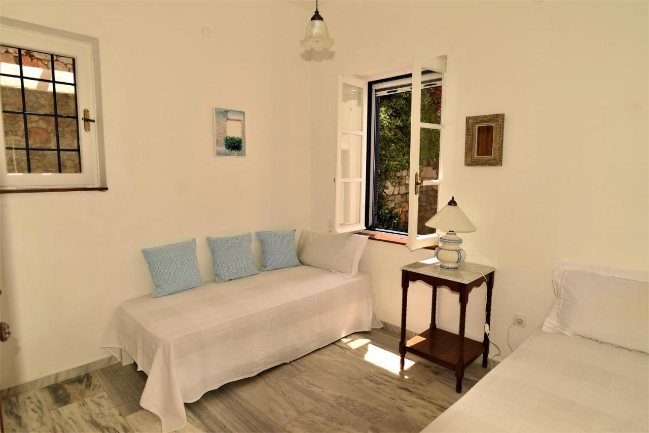 Villa Sunset Hydra ภายนอก รูปภาพ